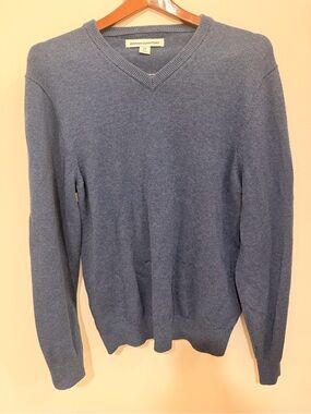 Amazon Essentials Men's V-Neck Pullover Sweater